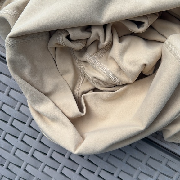 Cream High-Waisted Leggings - Picture 3 of 3